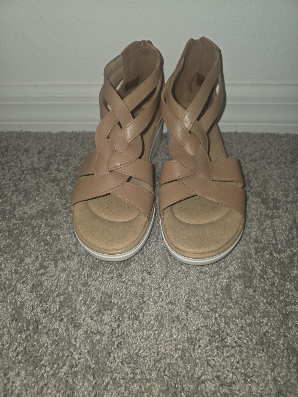 Clarks Women's Jillian Bright Wedge Sandals Tan Size 8.5